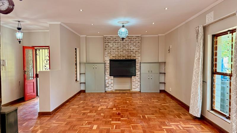 5 Bedroom Property for Sale in Kenridge Western Cape